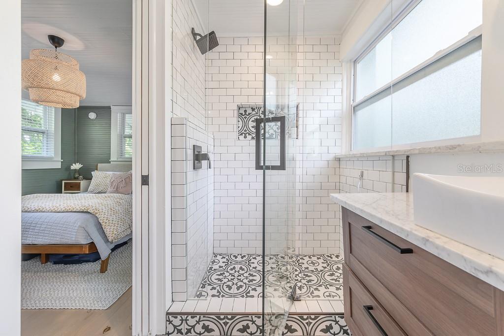 806 E NEW ORLEANS AVE, TAMPA, FL, 33603