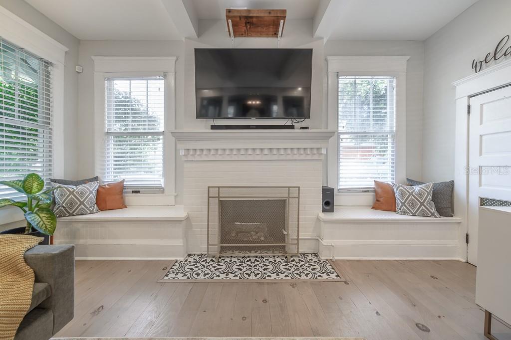 806 E NEW ORLEANS AVE, TAMPA, FL, 33603