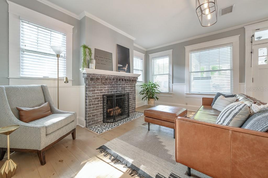 806 E NEW ORLEANS AVE, TAMPA, FL, 33603