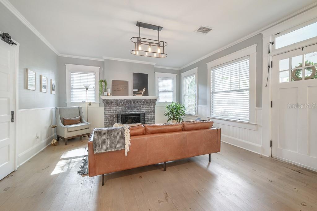 806 E NEW ORLEANS AVE, TAMPA, FL, 33603