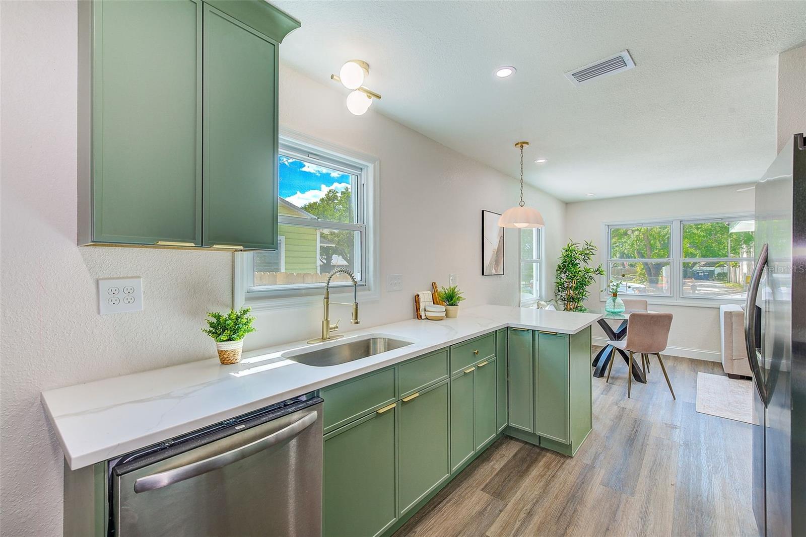 8409 N JONES AVE, TAMPA, FL, 33604
