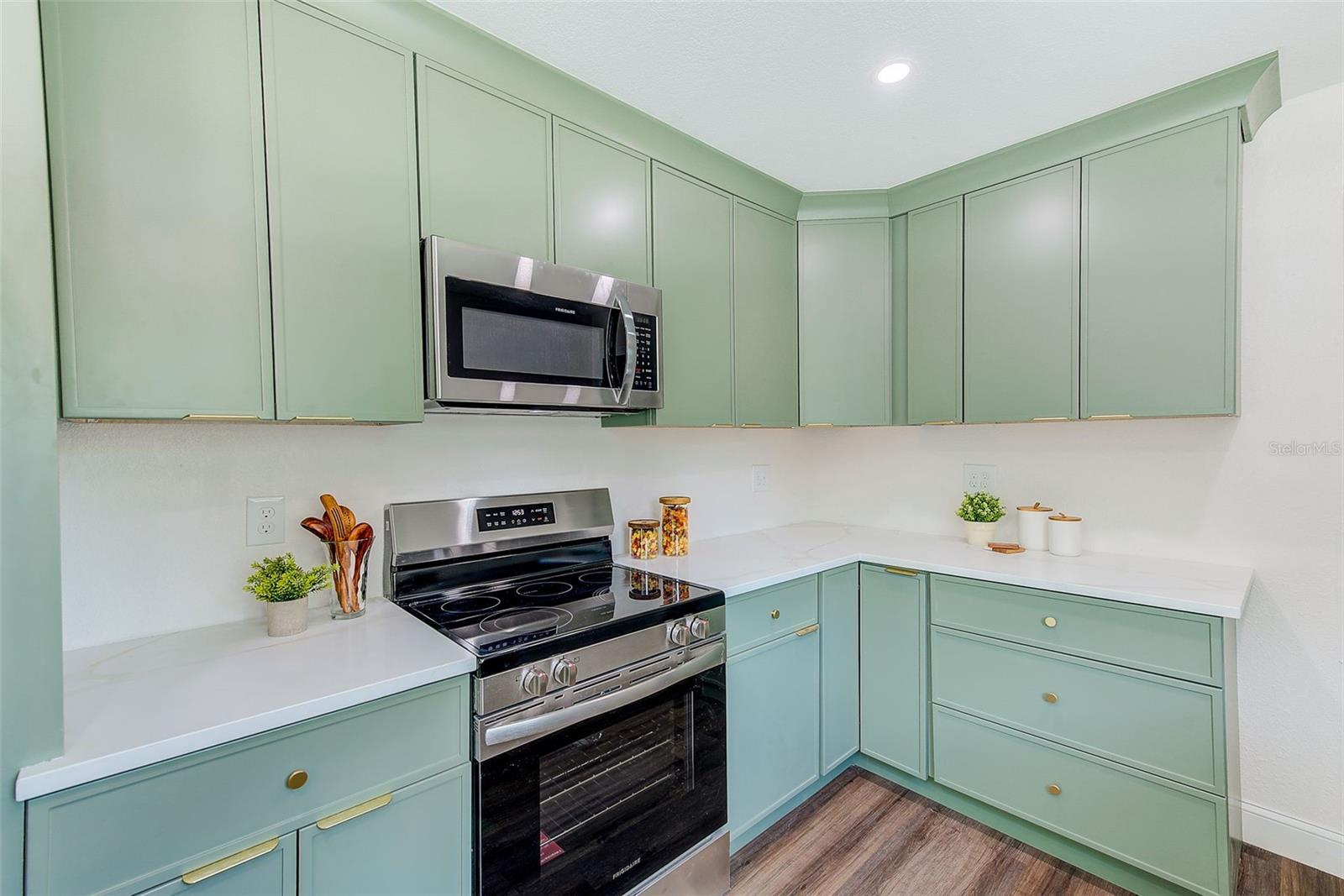 8409 N JONES AVE, TAMPA, FL, 33604