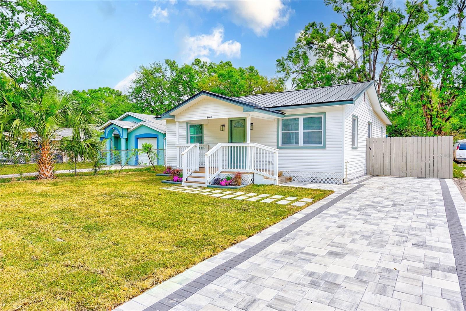 8409 N JONES AVE, TAMPA, FL, 33604