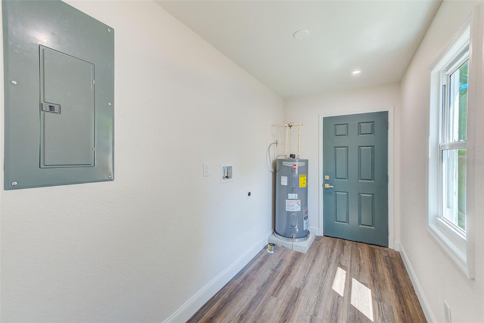 8409 N JONES AVE, TAMPA, FL, 33604