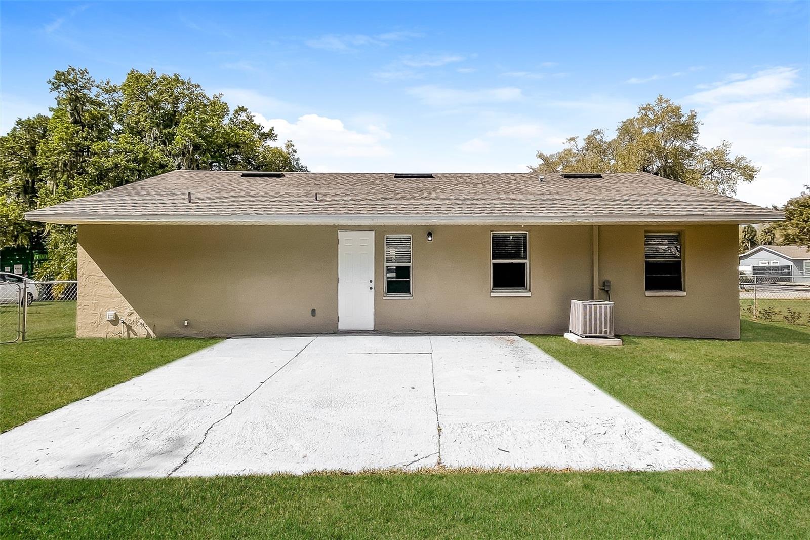 2012 LIVE OAK DR, PLANT CITY, FL, 33566
