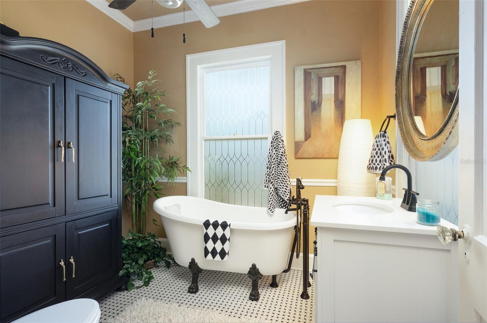 2910 BURLINGTON AVE N, ST PETERSBURG, FL, 33713