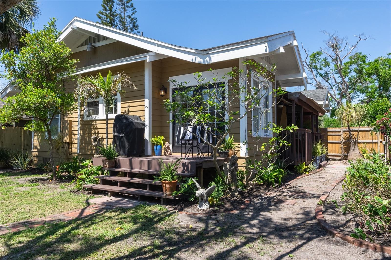 2910 BURLINGTON AVE N, ST PETERSBURG, FL, 33713