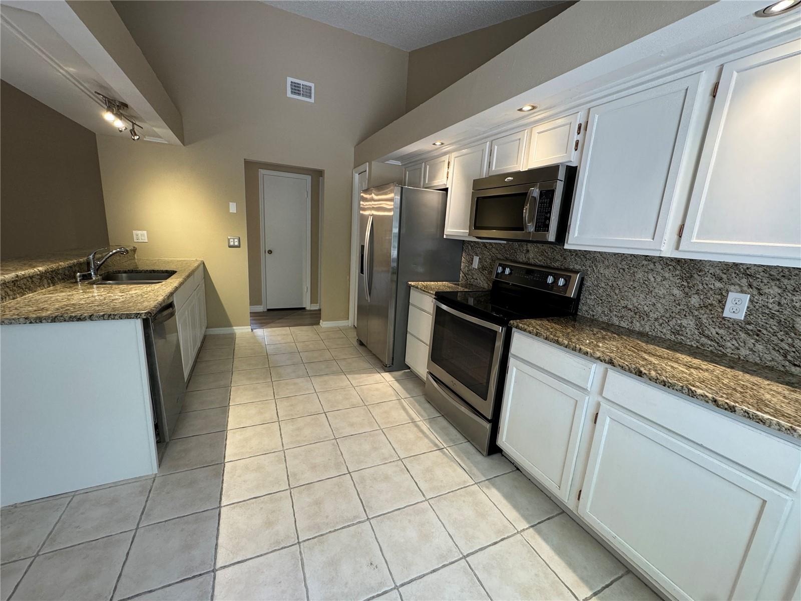 2132 MAJESTIC WOODS BLVD, APOPKA, FL, 32712