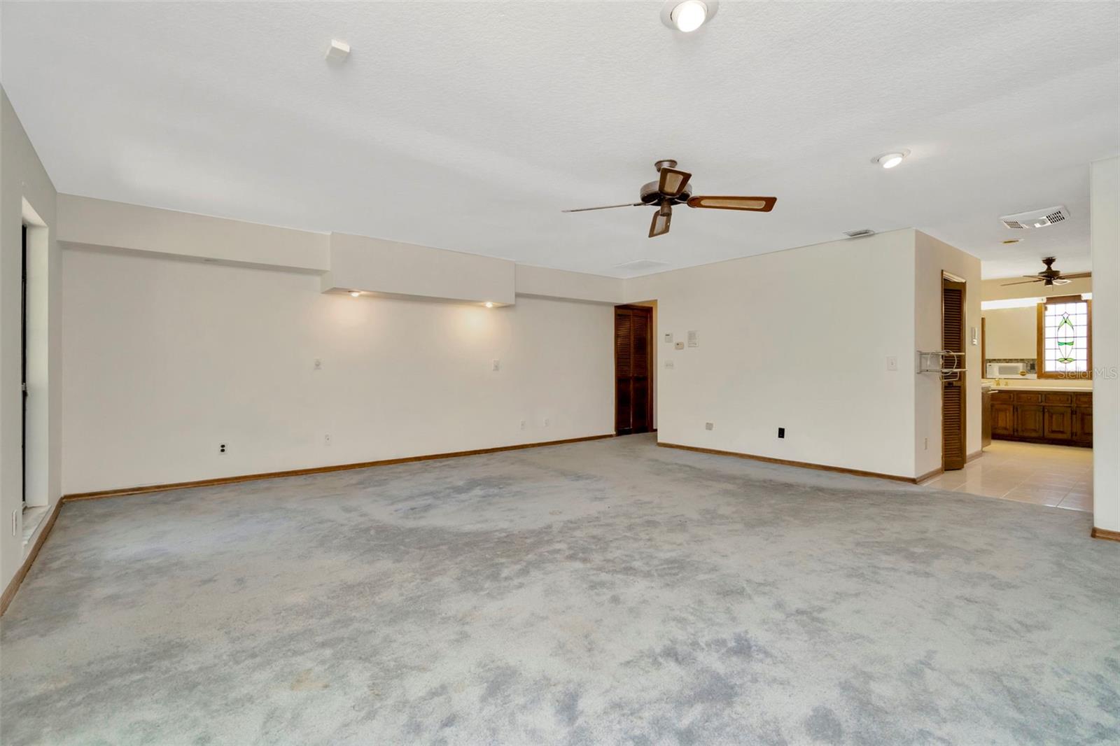 1401 N RIVERHILLS DR, TEMPLE TERRACE, FL, 33617