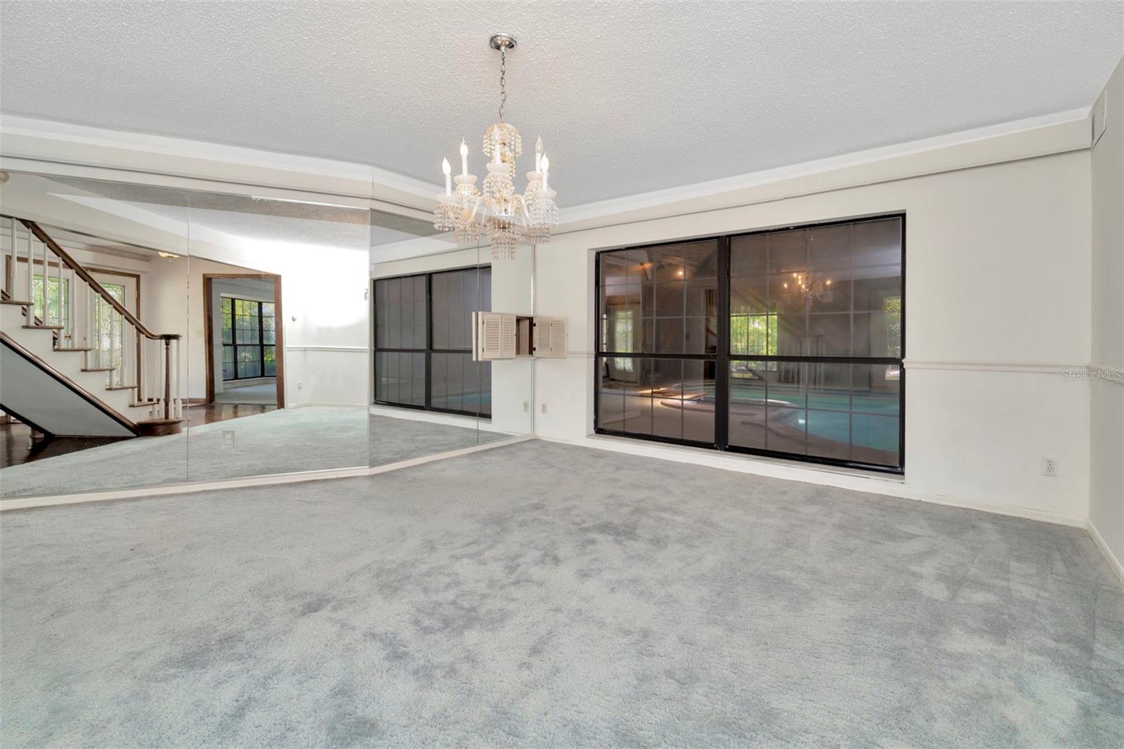 1401 N RIVERHILLS DR, TEMPLE TERRACE, FL, 33617