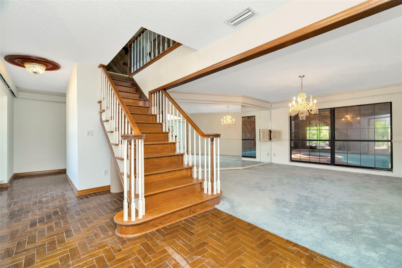 1401 N RIVERHILLS DR, TEMPLE TERRACE, FL, 33617