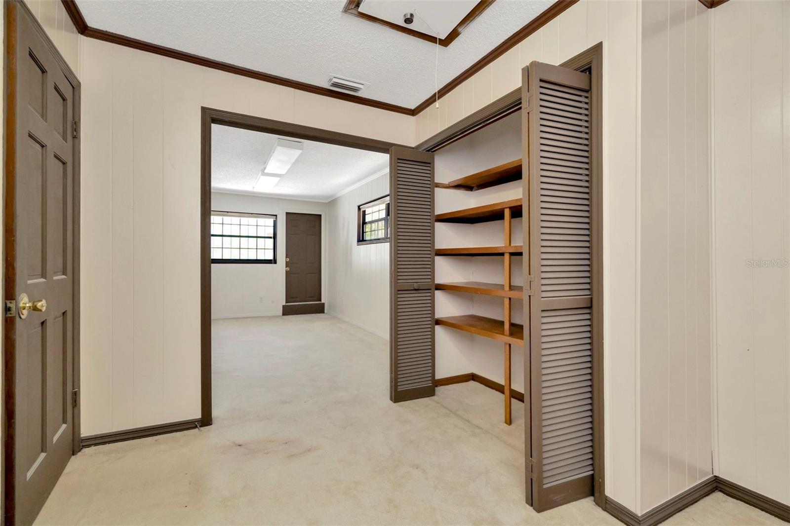 1401 N RIVERHILLS DR, TEMPLE TERRACE, FL, 33617