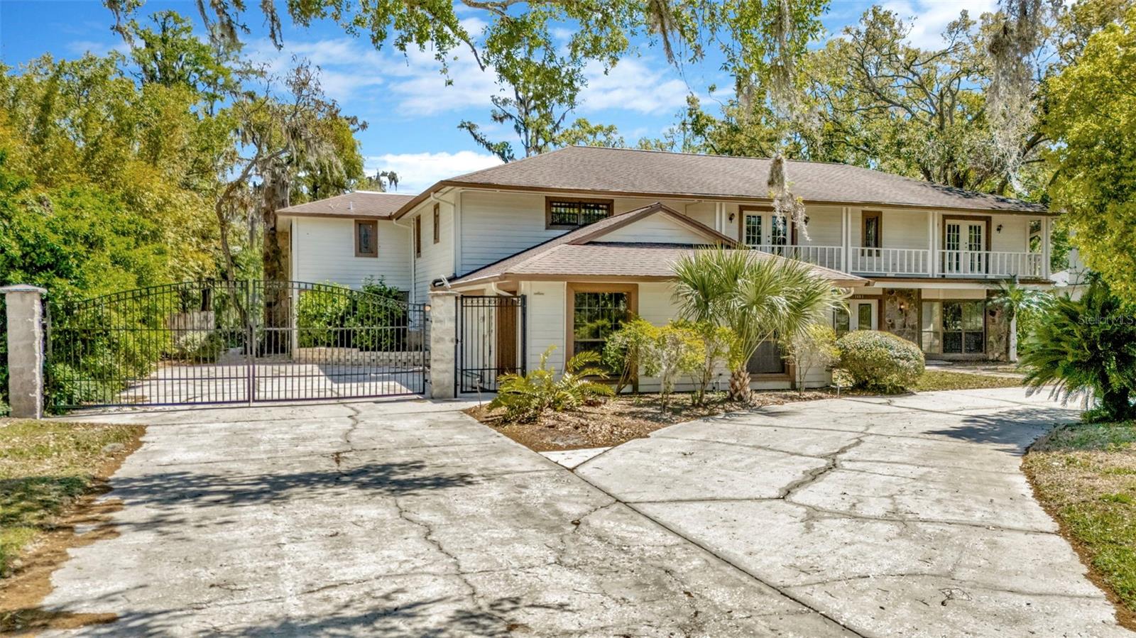 1401 N RIVERHILLS DR, TEMPLE TERRACE, FL, 33617