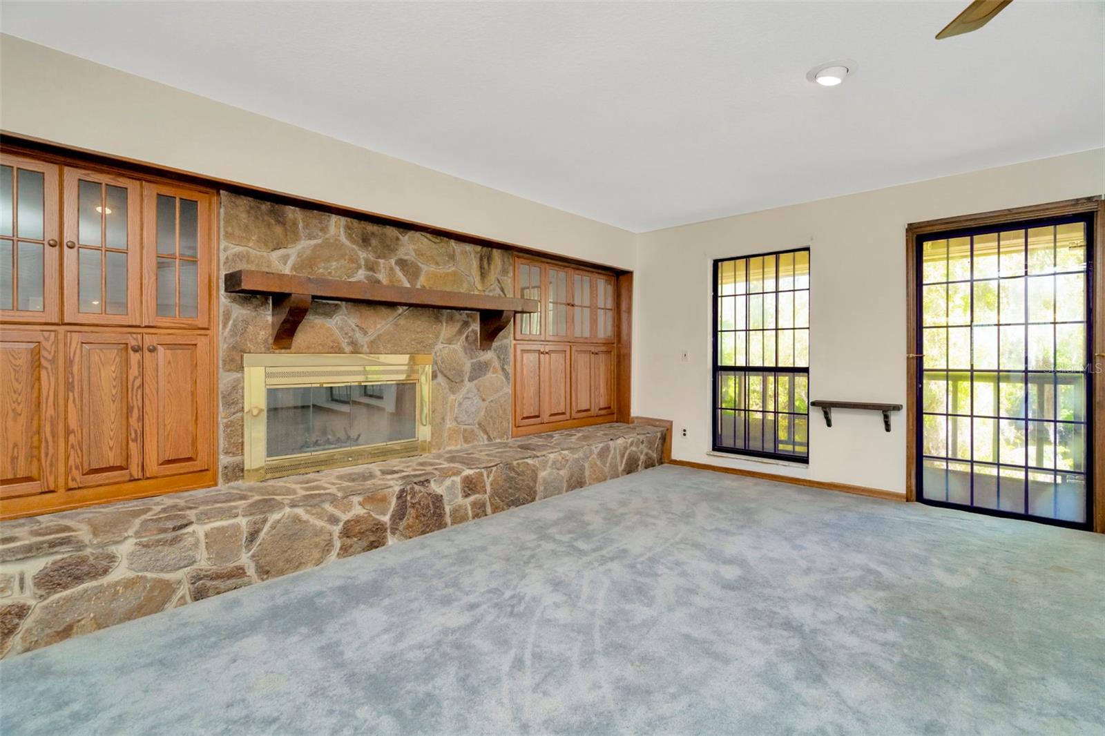 1401 N RIVERHILLS DR, TEMPLE TERRACE, FL, 33617