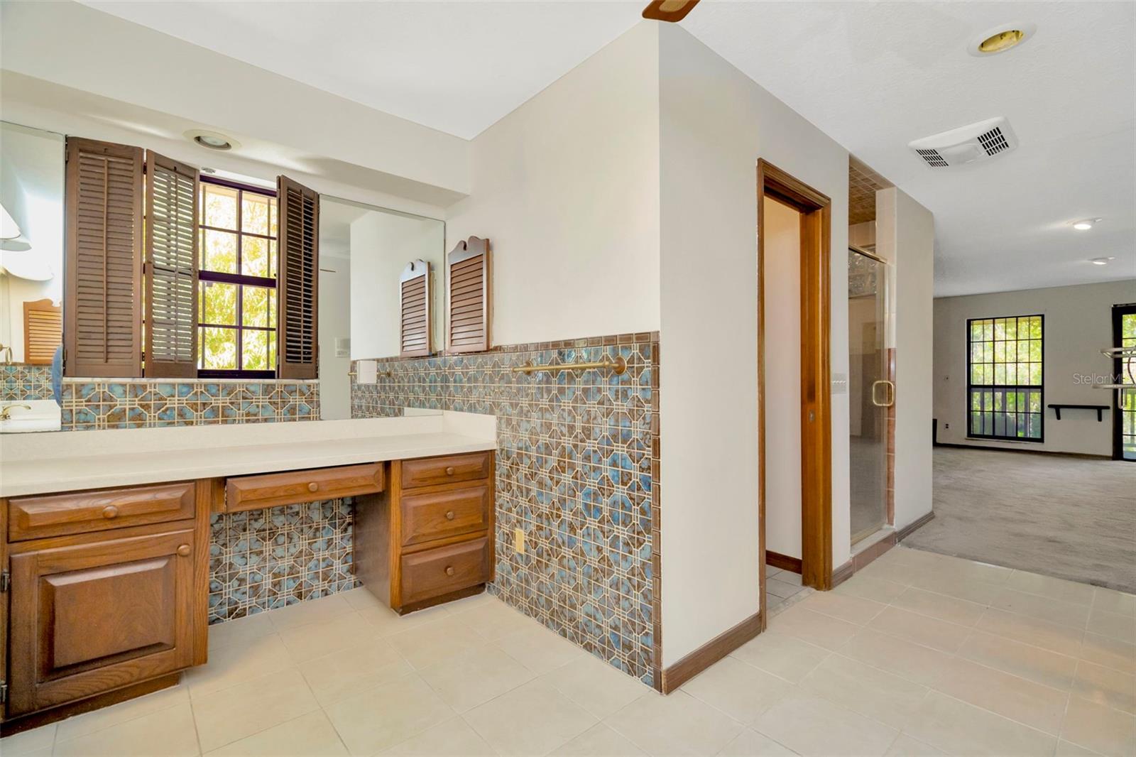 1401 N RIVERHILLS DR, TEMPLE TERRACE, FL, 33617