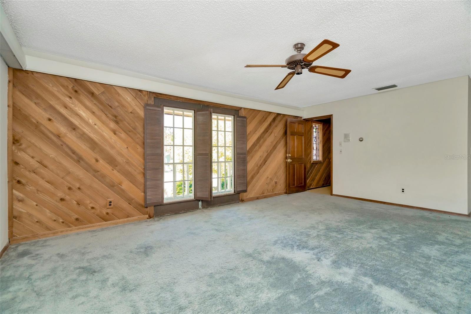 1401 N RIVERHILLS DR, TEMPLE TERRACE, FL, 33617