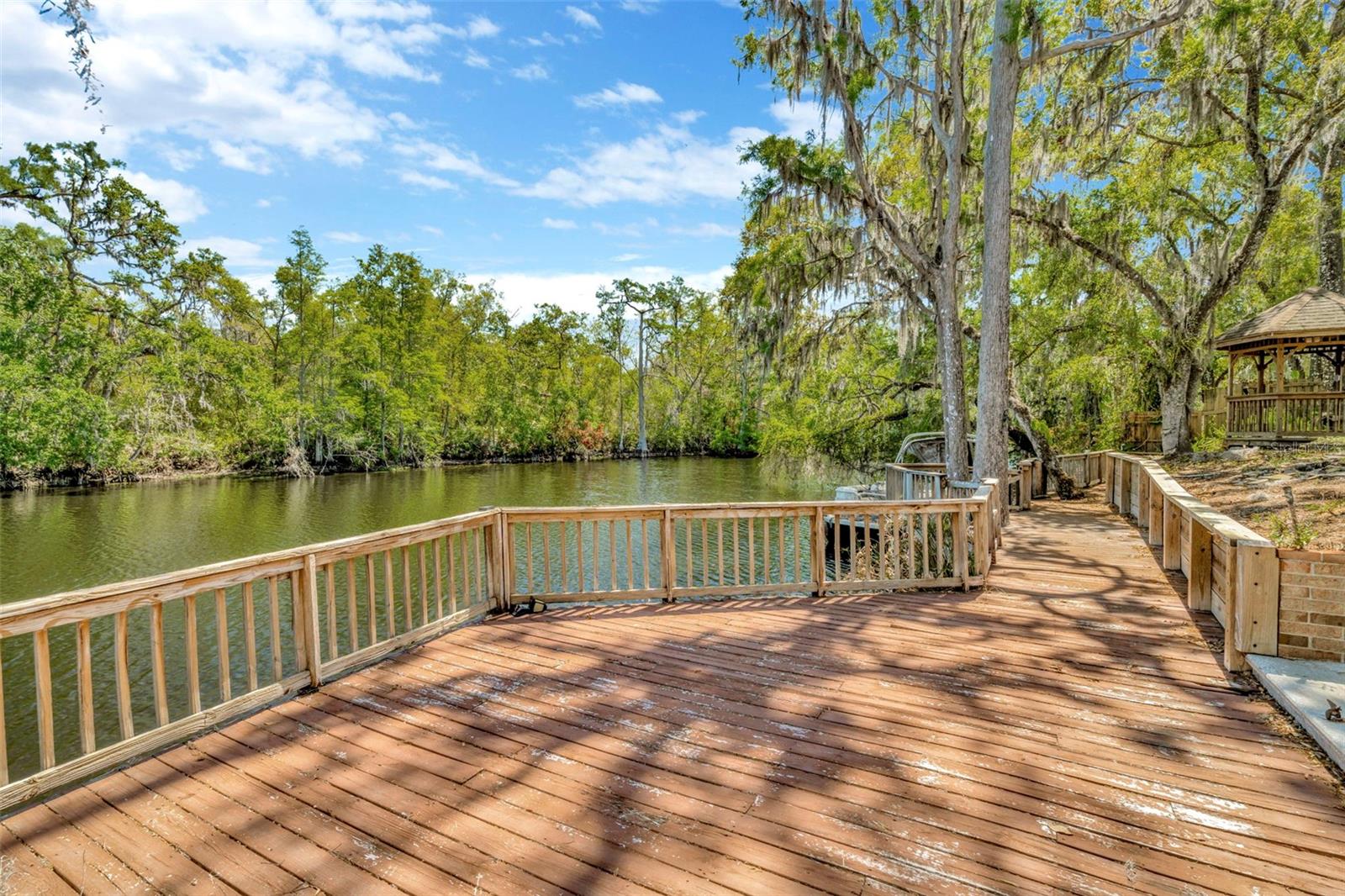 1401 N RIVERHILLS DR, TEMPLE TERRACE, FL, 33617