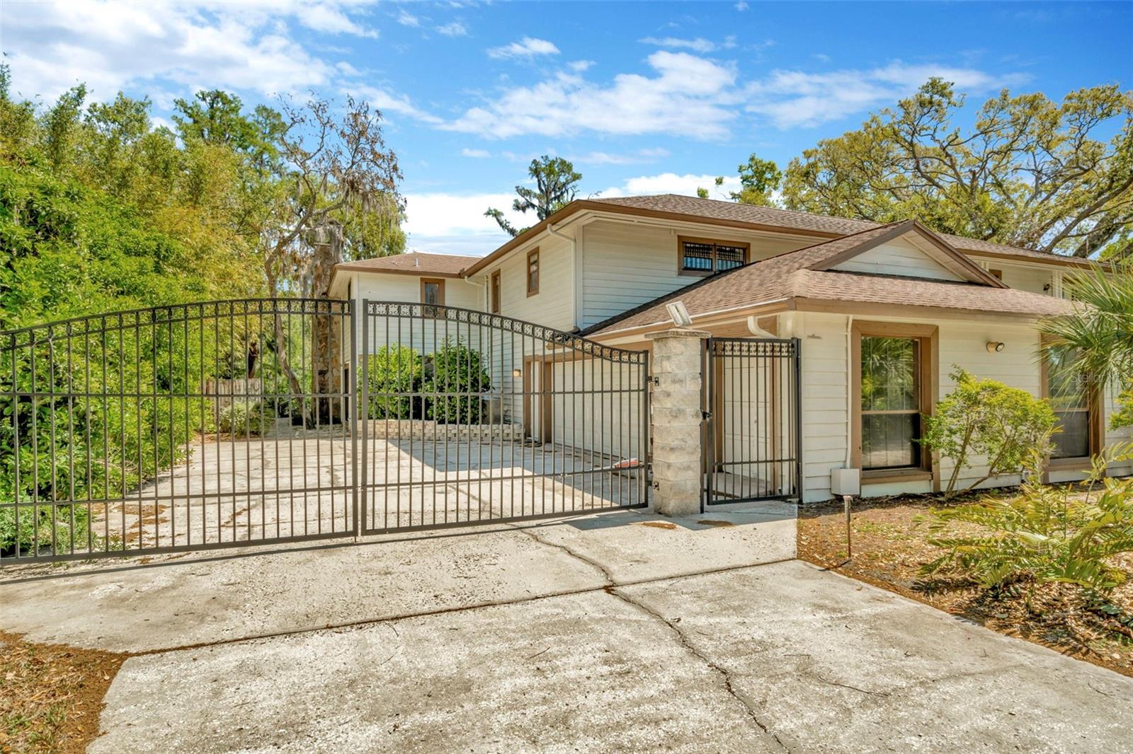 1401 N RIVERHILLS DR, TEMPLE TERRACE, FL, 33617