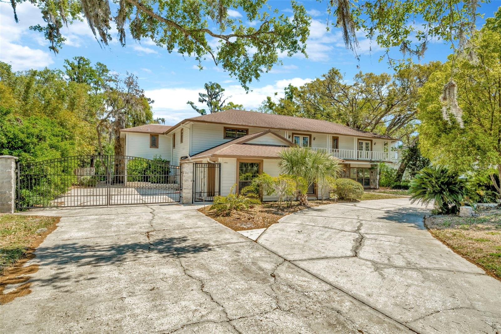 1401 N RIVERHILLS DR, TEMPLE TERRACE, FL, 33617