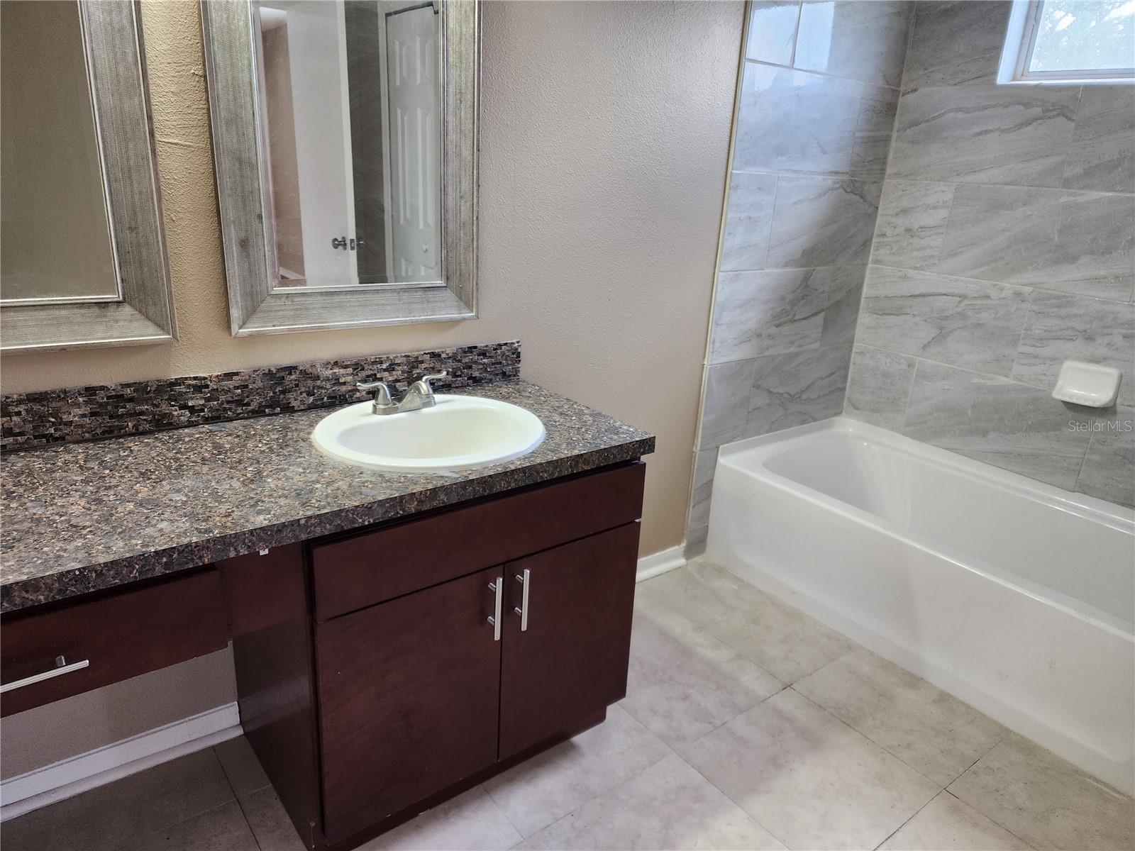 10801 CANDLE STICK LN, RIVERVIEW, FL, 33579