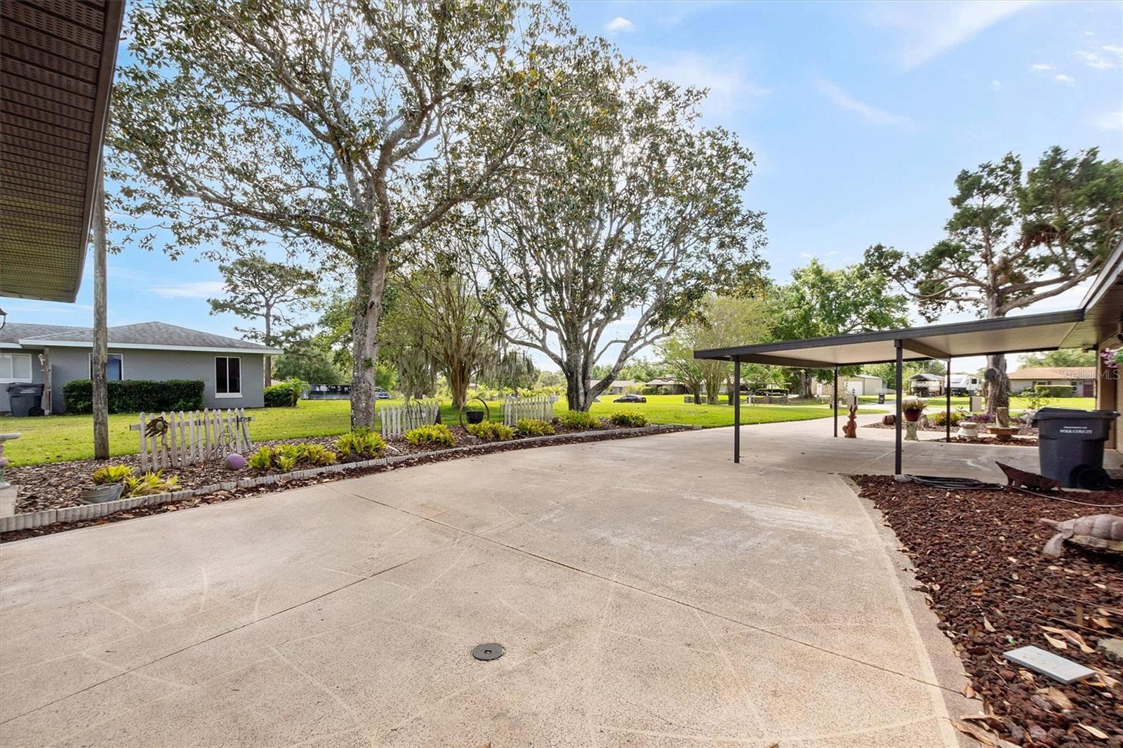 8947 OAKWOOD DR, LAKE WALES, FL, 33898