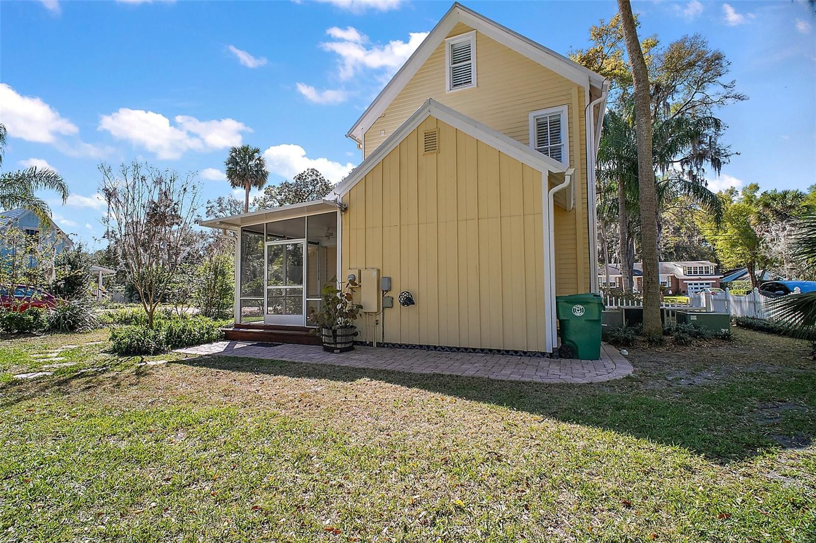 519 N CLARA AVE, DELAND, FL, 32720