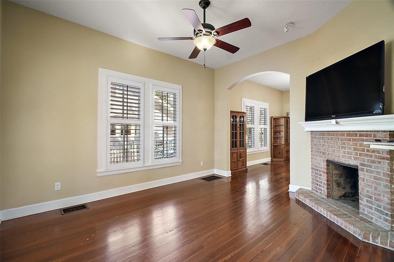 519 N CLARA AVE, DELAND, FL, 32720