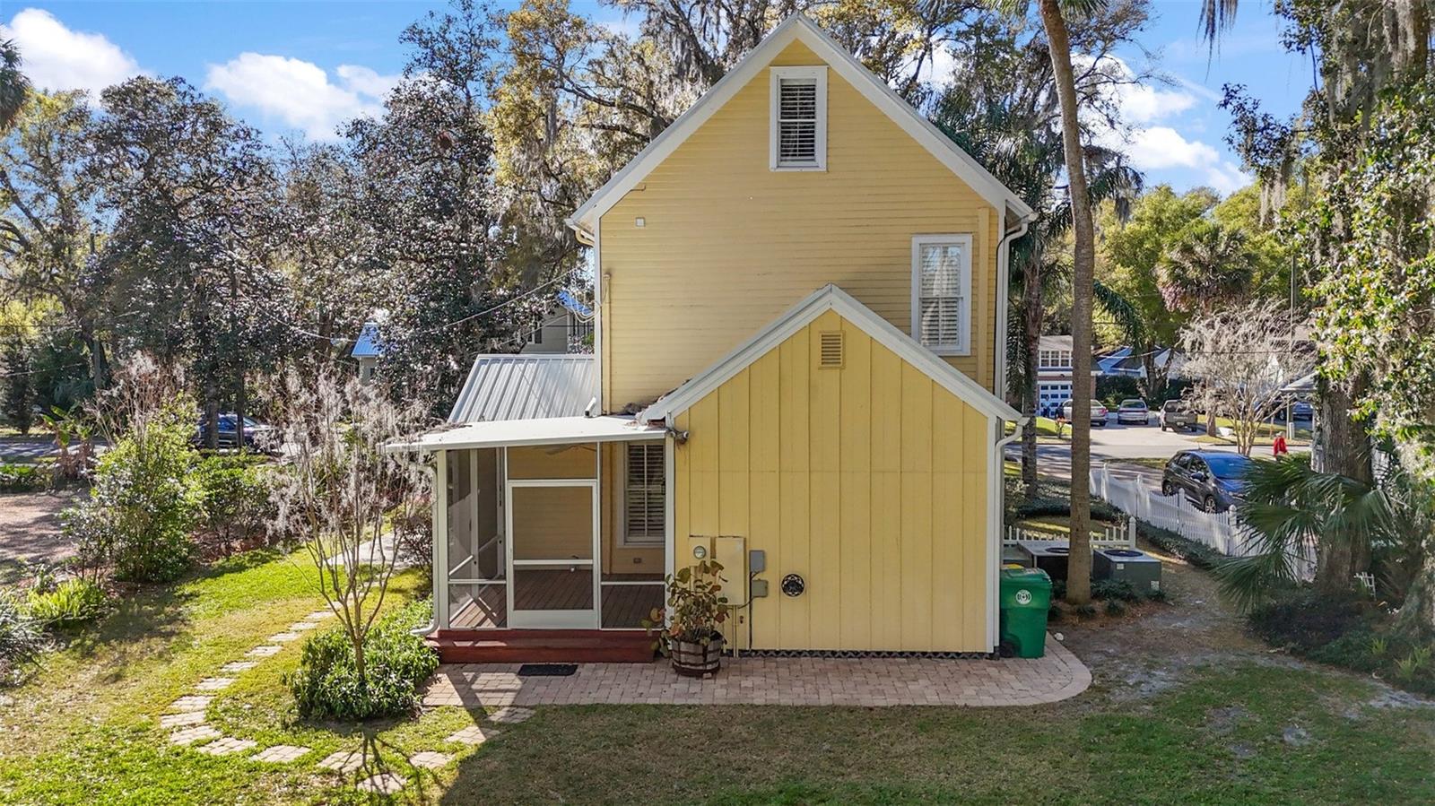 519 N CLARA AVE, DELAND, FL, 32720