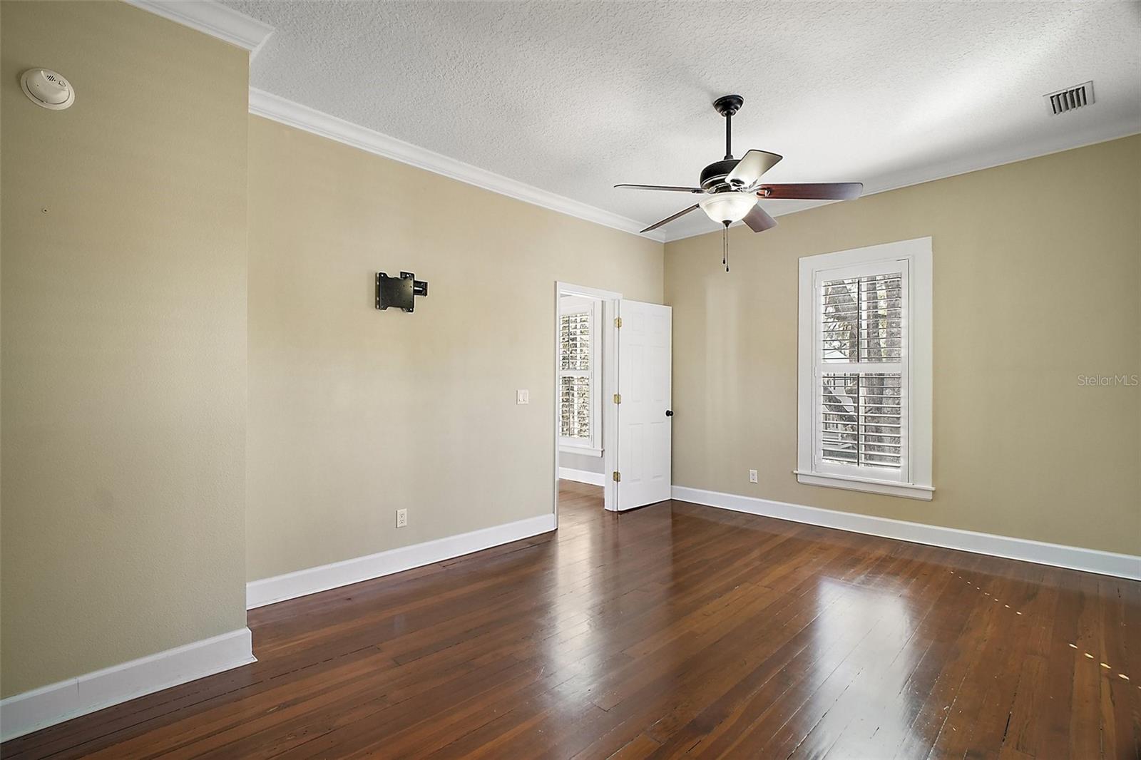 519 N CLARA AVE, DELAND, FL, 32720