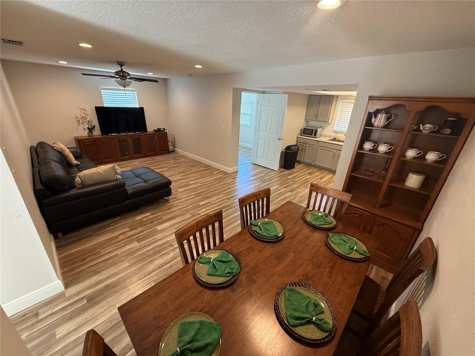 1200 ABBEY CRESCENT LN, CLEARWATER, FL, 33759