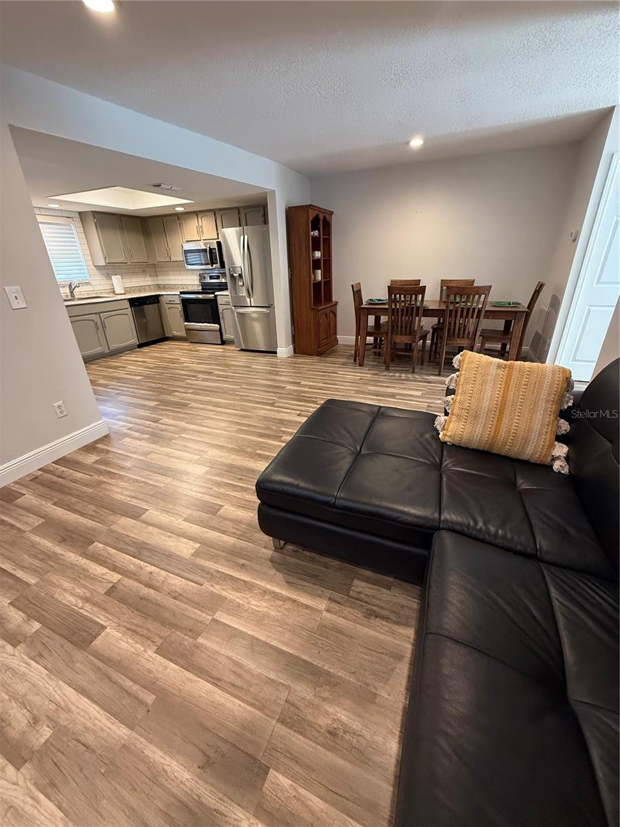 1200 ABBEY CRESCENT LN, CLEARWATER, FL, 33759