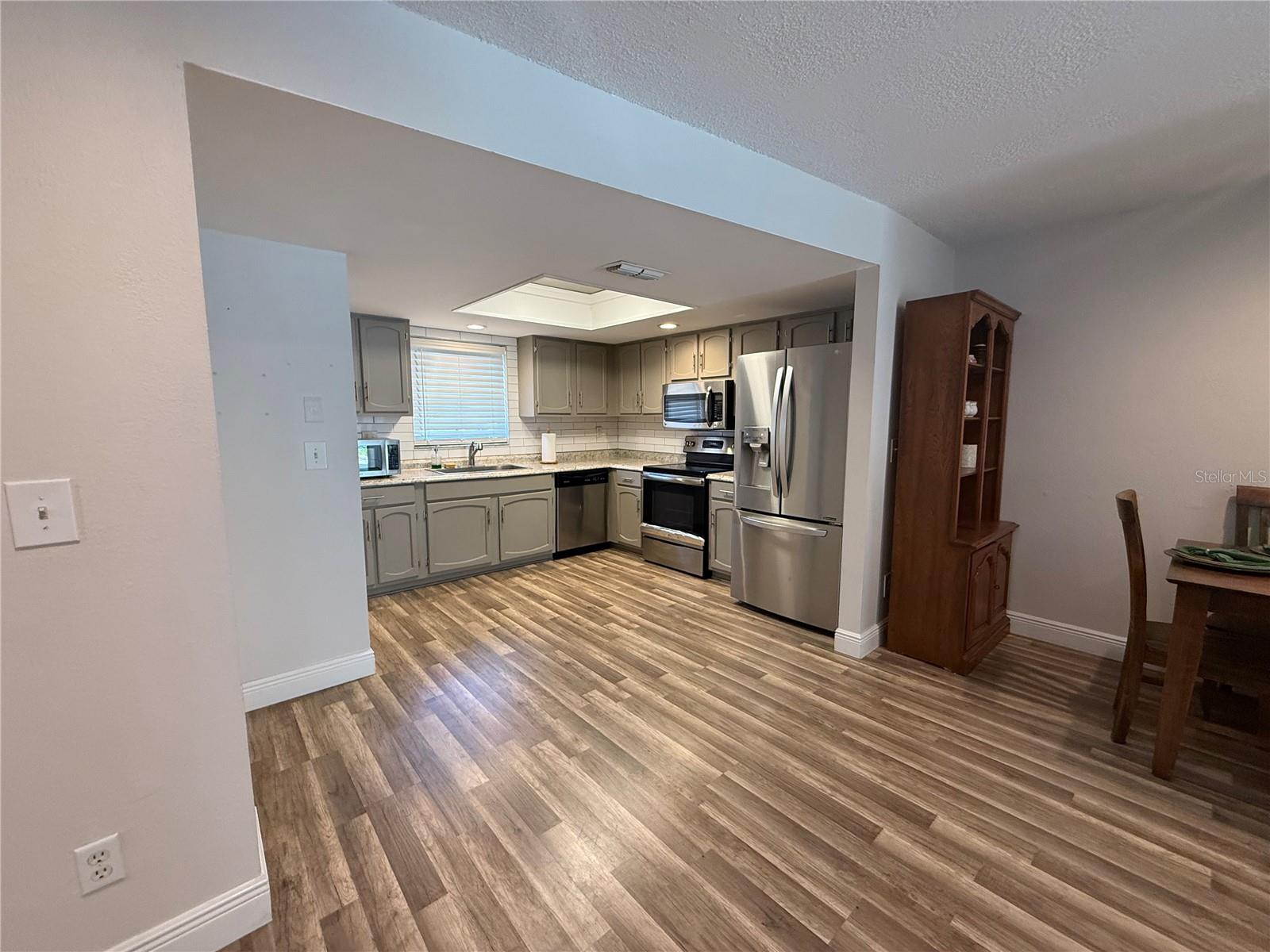 1200 ABBEY CRESCENT LN, CLEARWATER, FL, 33759