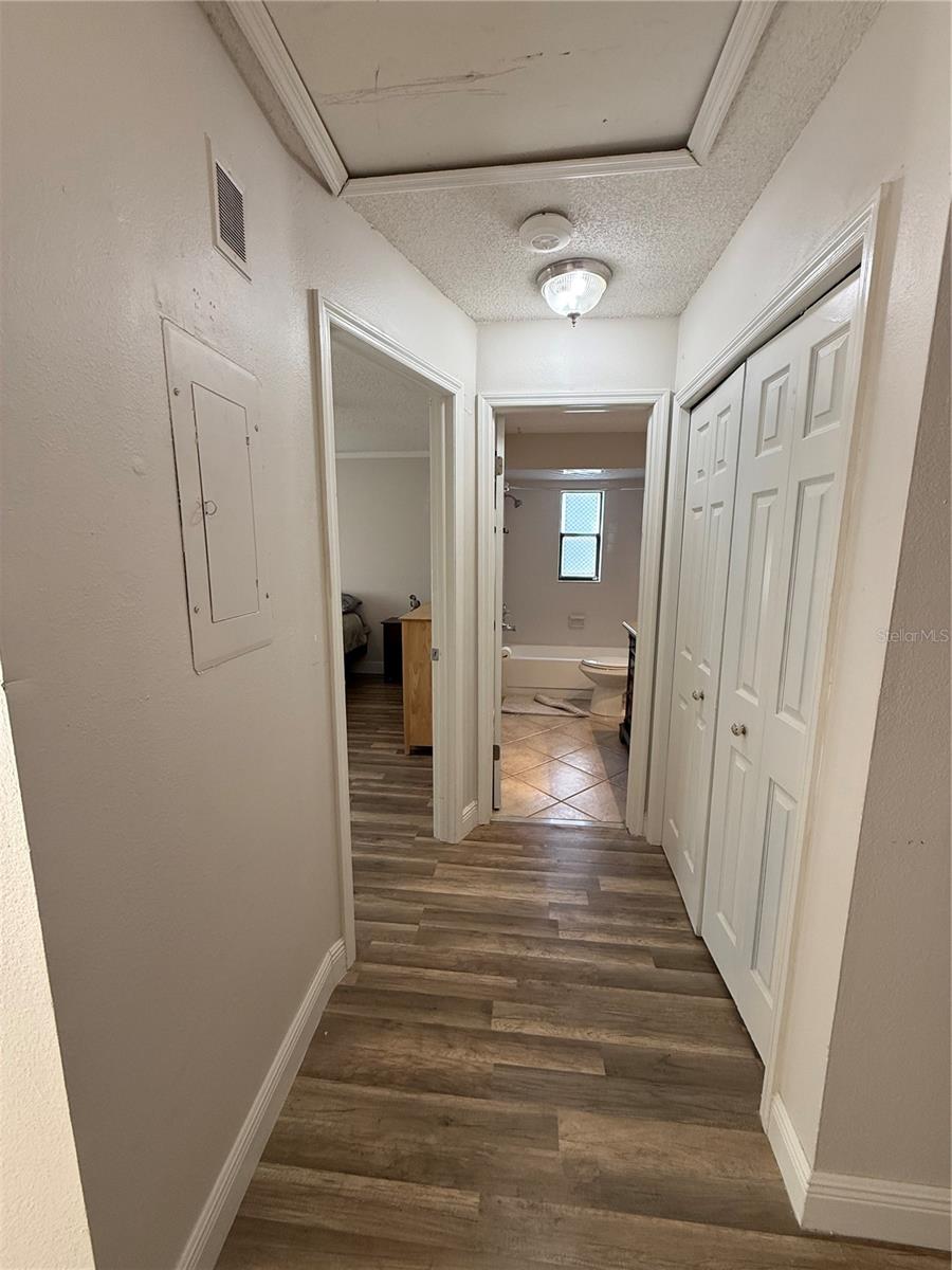 1200 ABBEY CRESCENT LN, CLEARWATER, FL, 33759