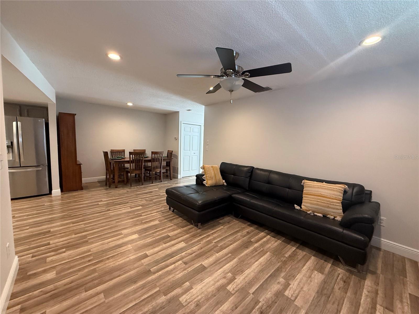 1200 ABBEY CRESCENT LN, CLEARWATER, FL, 33759