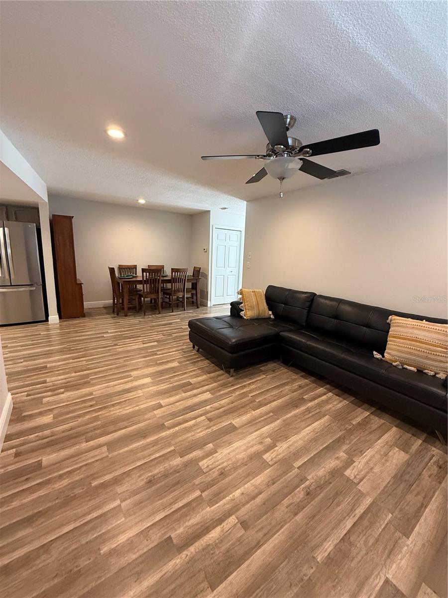 1200 ABBEY CRESCENT LN, CLEARWATER, FL, 33759