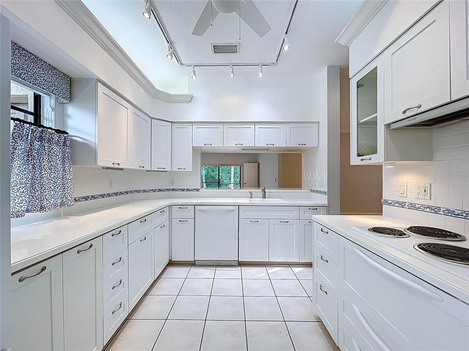 3708 DARSTON ST, PALM HARBOR, FL, 34685