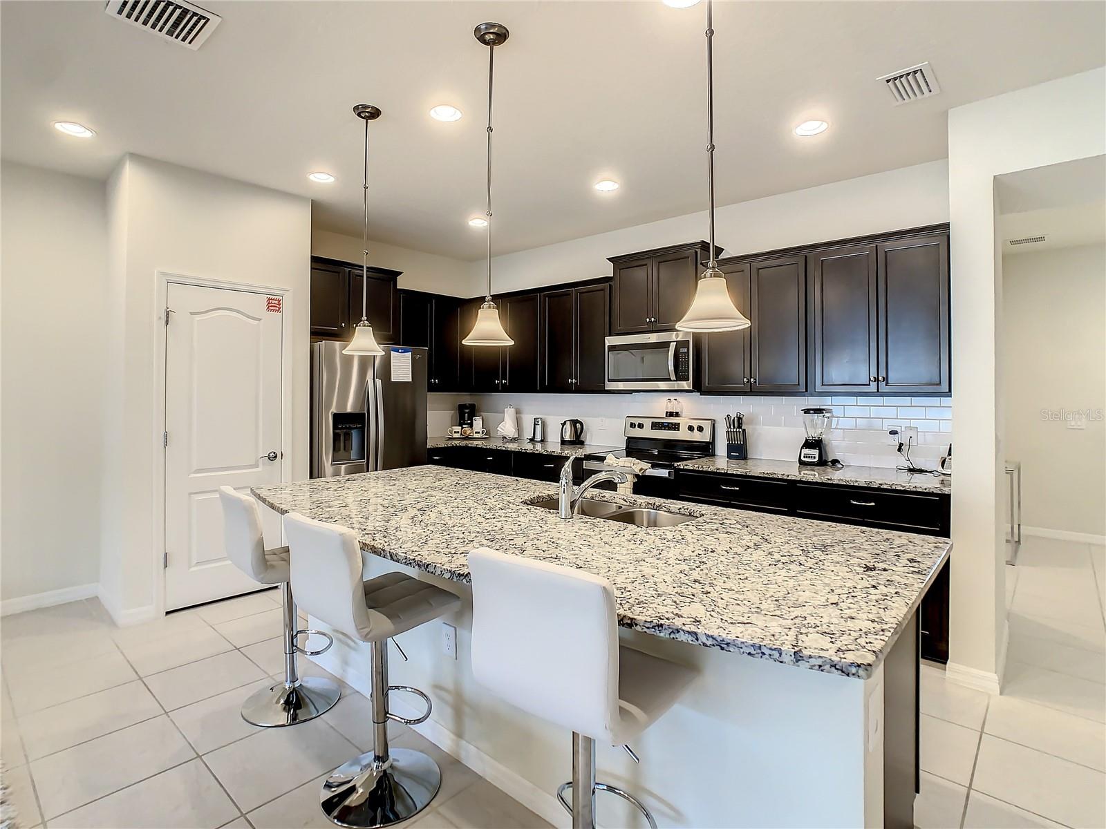 2412 TANGER DR, KISSIMMEE, FL, 34747