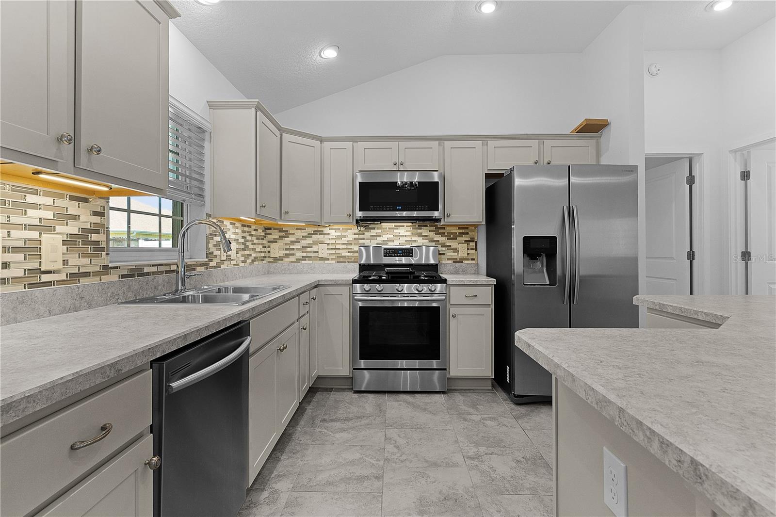 1589 ARMSTRONG AVE, THE VILLAGES, FL, 32163