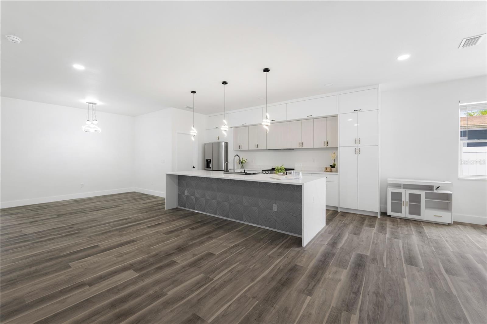 3422 E POWHATAN AVE, TAMPA, FL, 33610