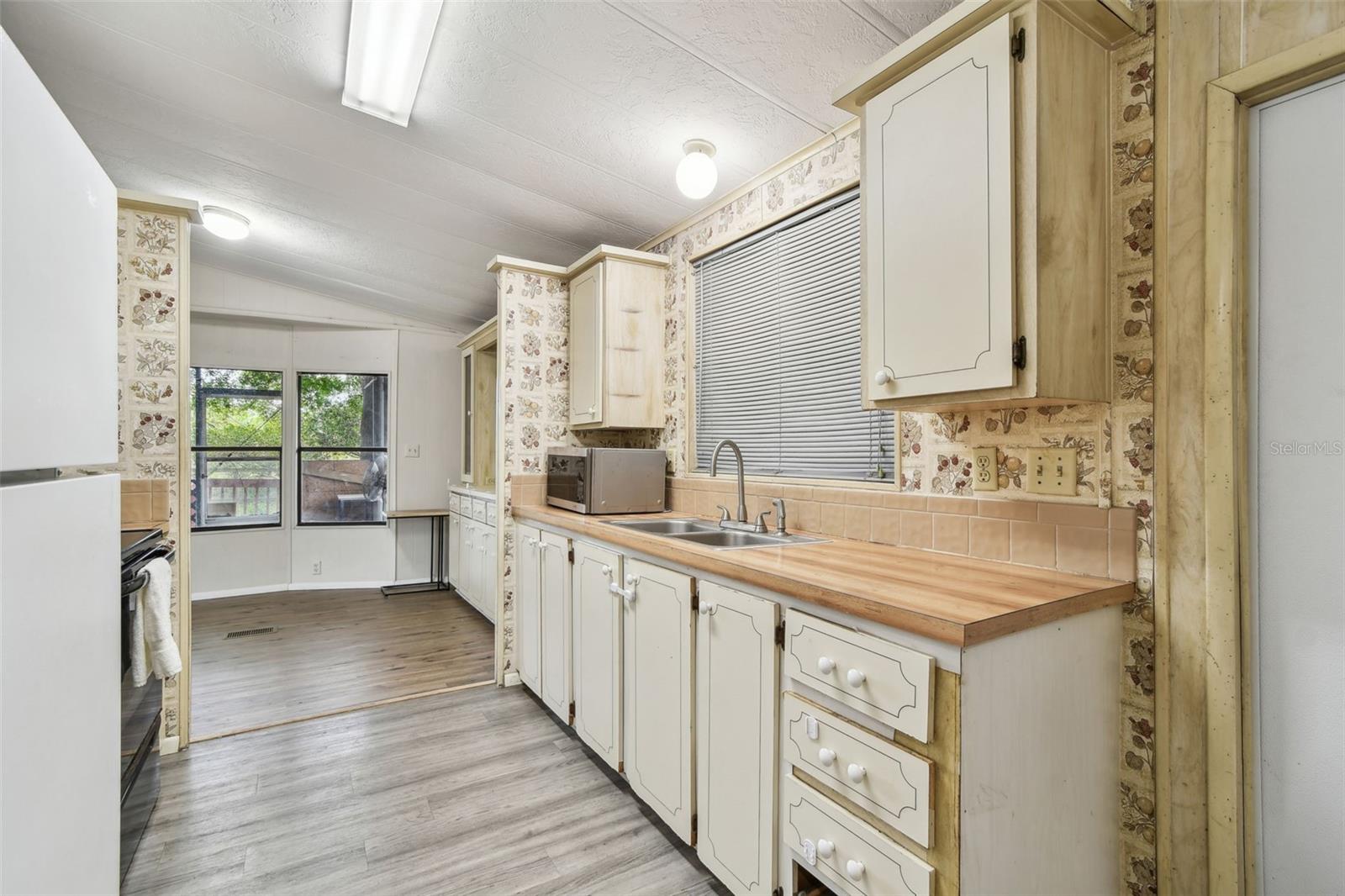 5832 SUSSEX DR, TAMPA, FL, 33615