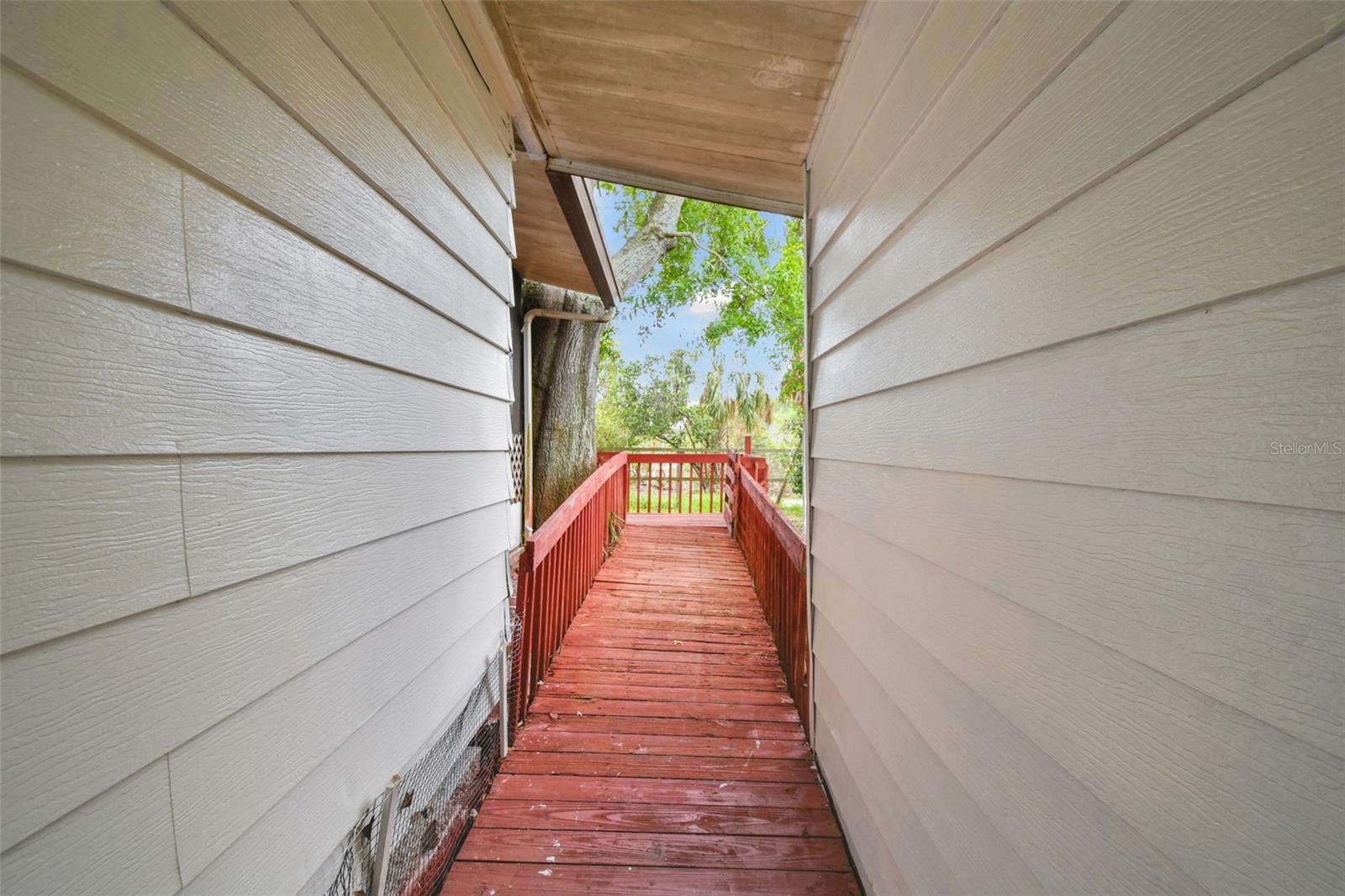 5832 SUSSEX DR, TAMPA, FL, 33615