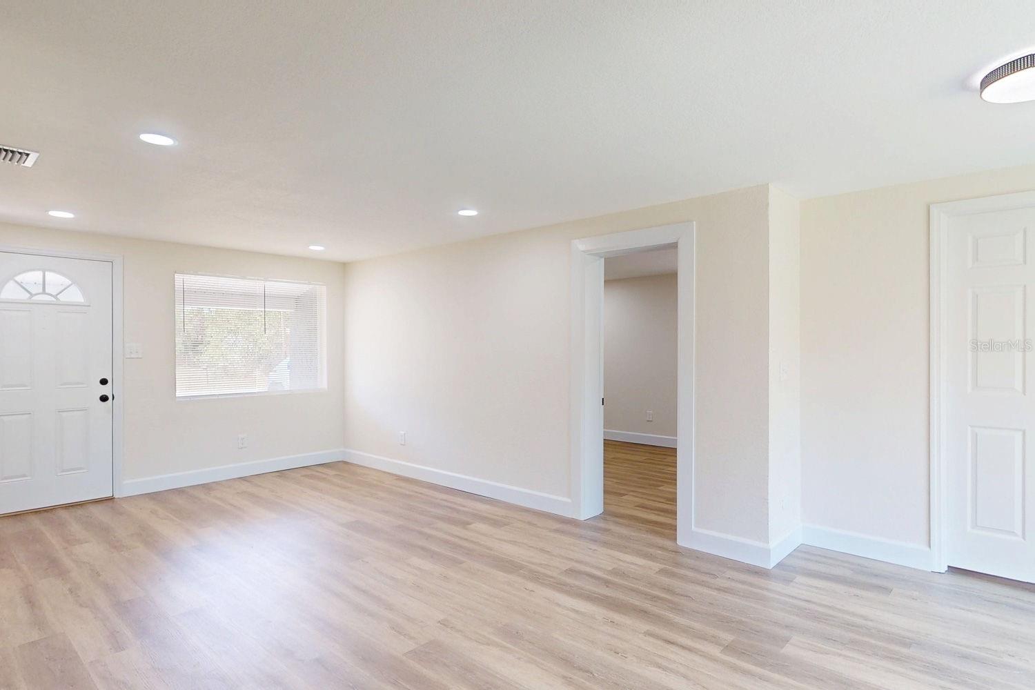 8503 N TEMPLE AVE, TAMPA, FL, 33617
