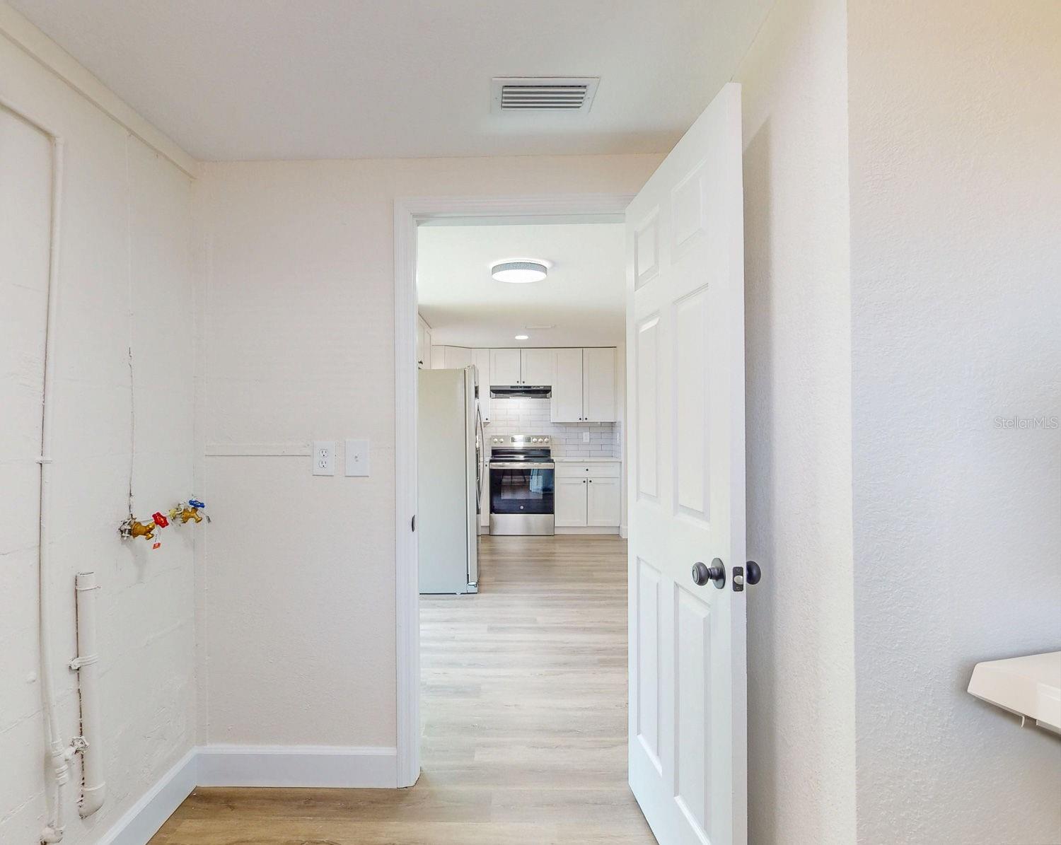 8503 N TEMPLE AVE, TAMPA, FL, 33617