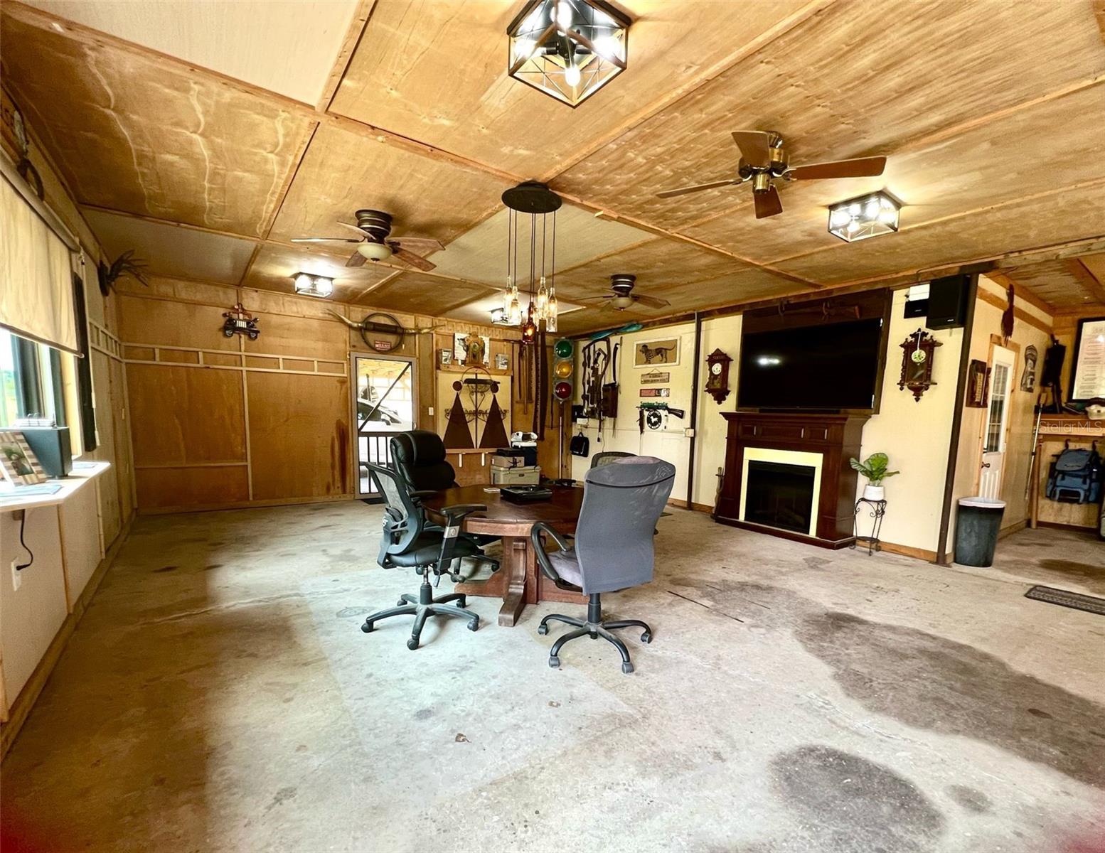 1464 MOUNT PLEASANT RD, GROVELAND, FL, 34736