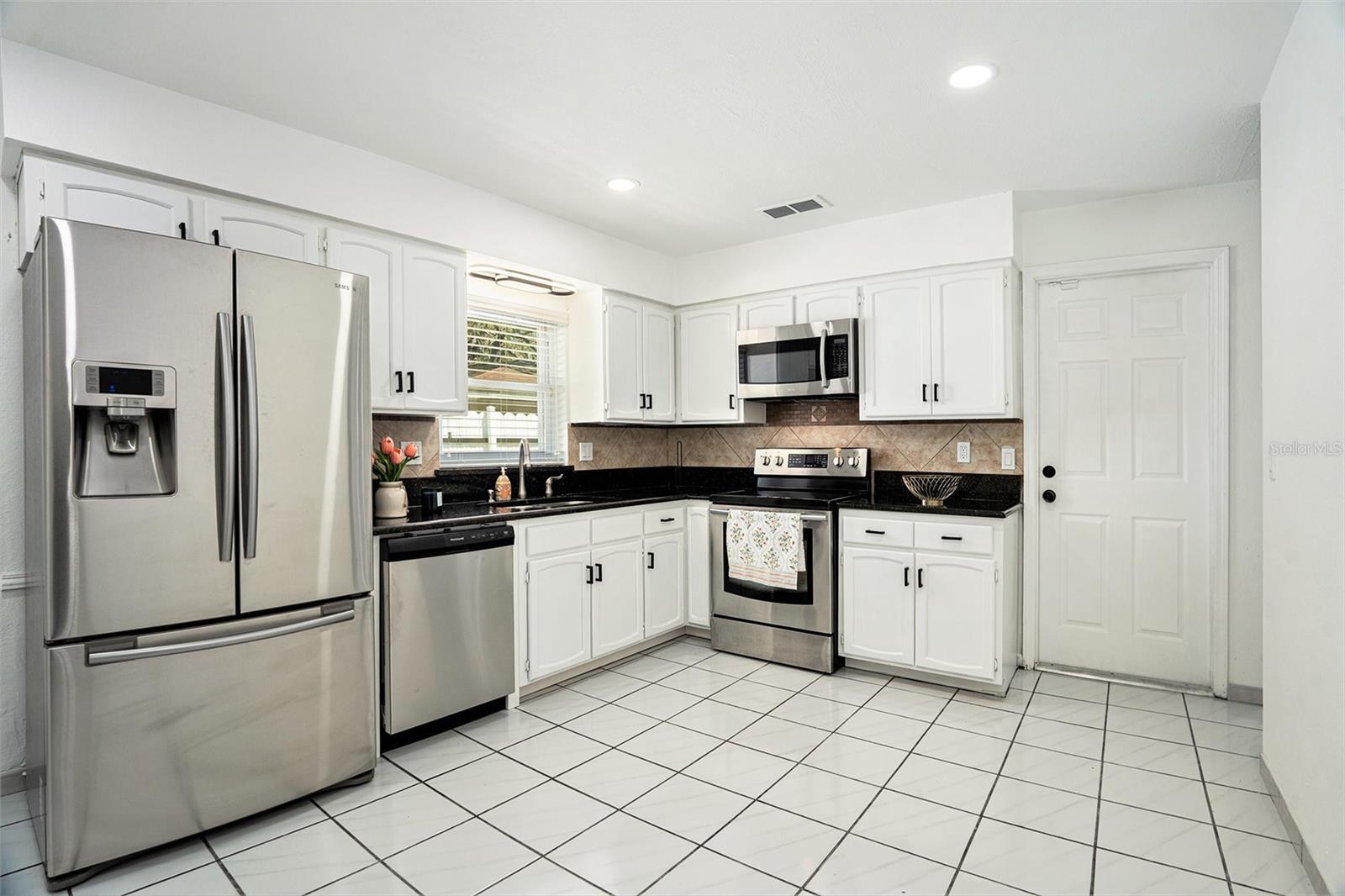 8902 N HAMNER AVE, TAMPA, FL, 33604