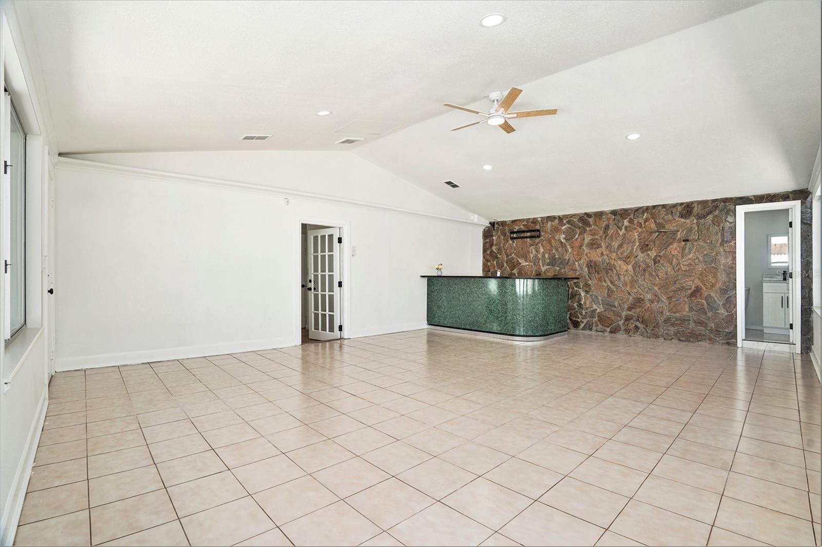 8902 N HAMNER AVE, TAMPA, FL, 33604