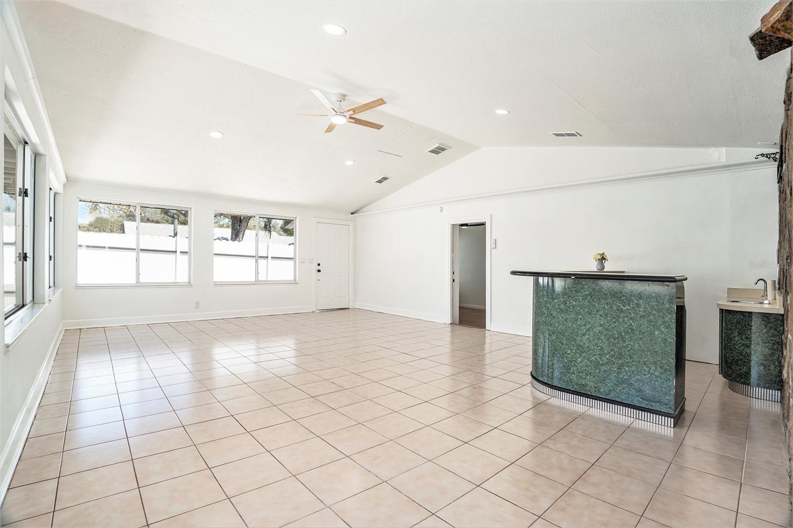 8902 N HAMNER AVE, TAMPA, FL, 33604