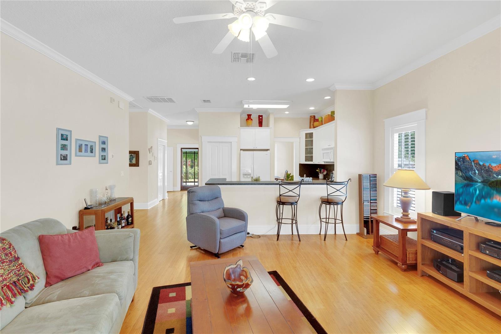 7701 N DARTMOUTH AVE, TAMPA, FL, 33604