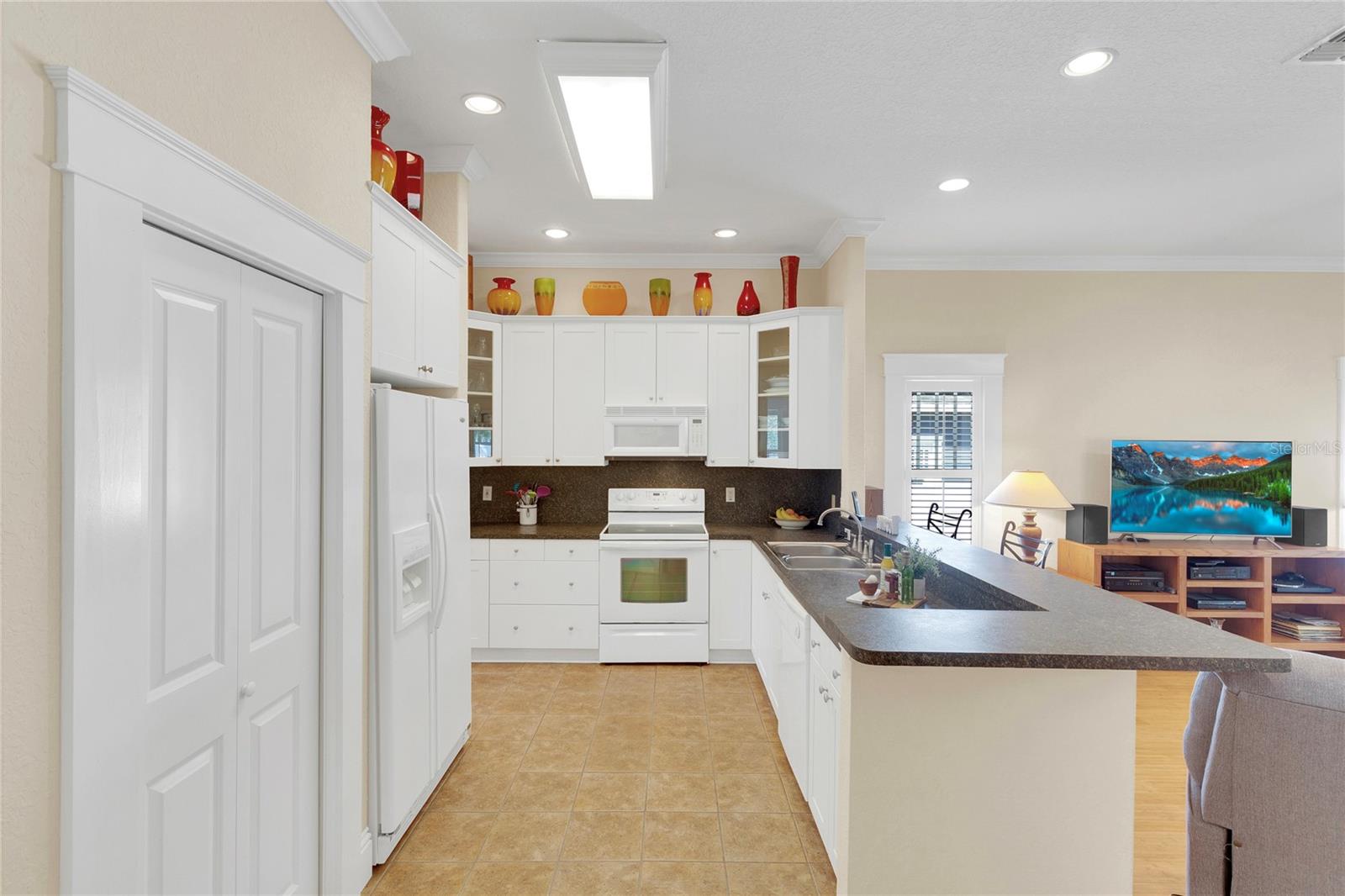 7701 N DARTMOUTH AVE, TAMPA, FL, 33604