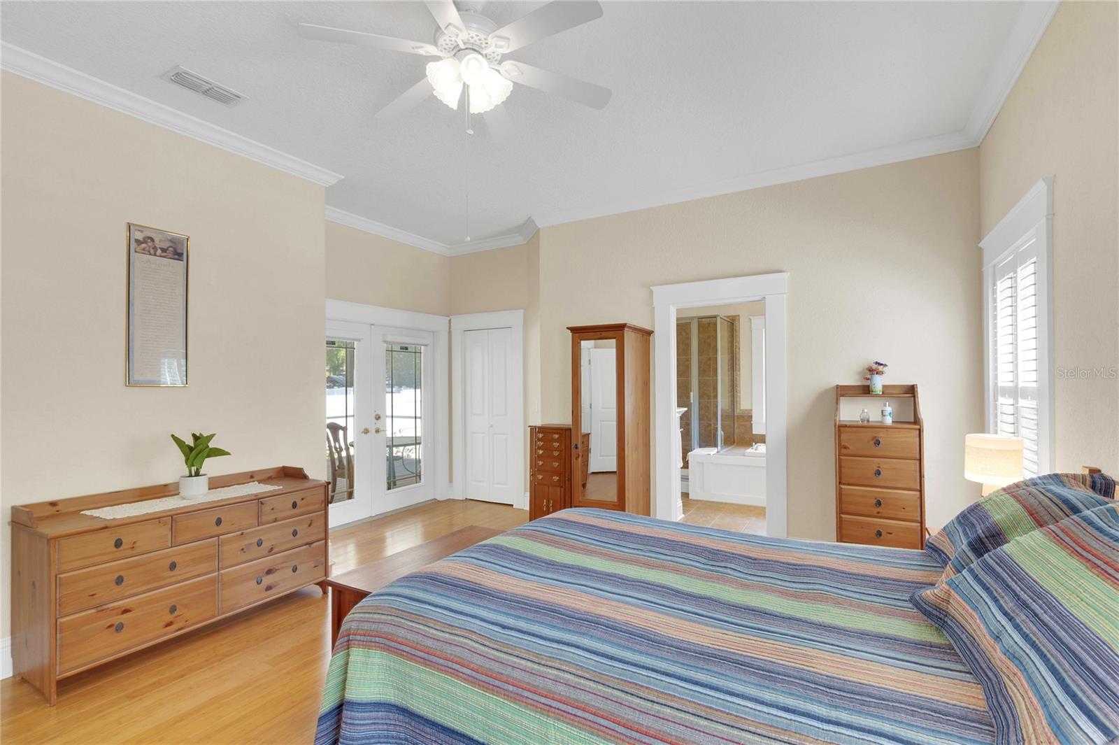 7701 N DARTMOUTH AVE, TAMPA, FL, 33604
